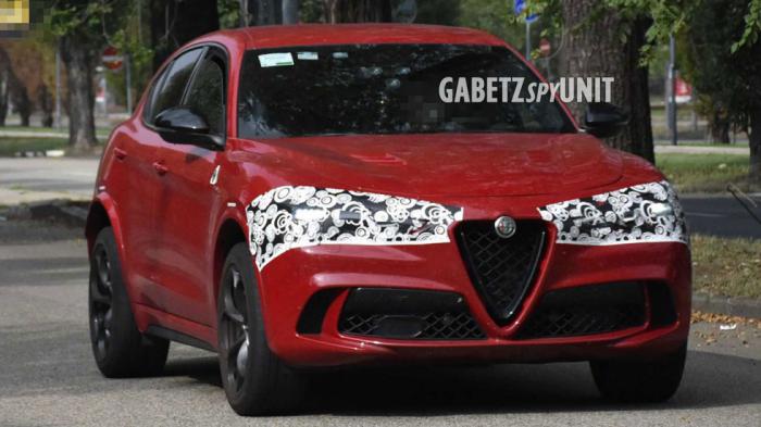 Στο δρόμο η ανανεωμένη Alfa Romeo Stelvio Quadrifoglio 